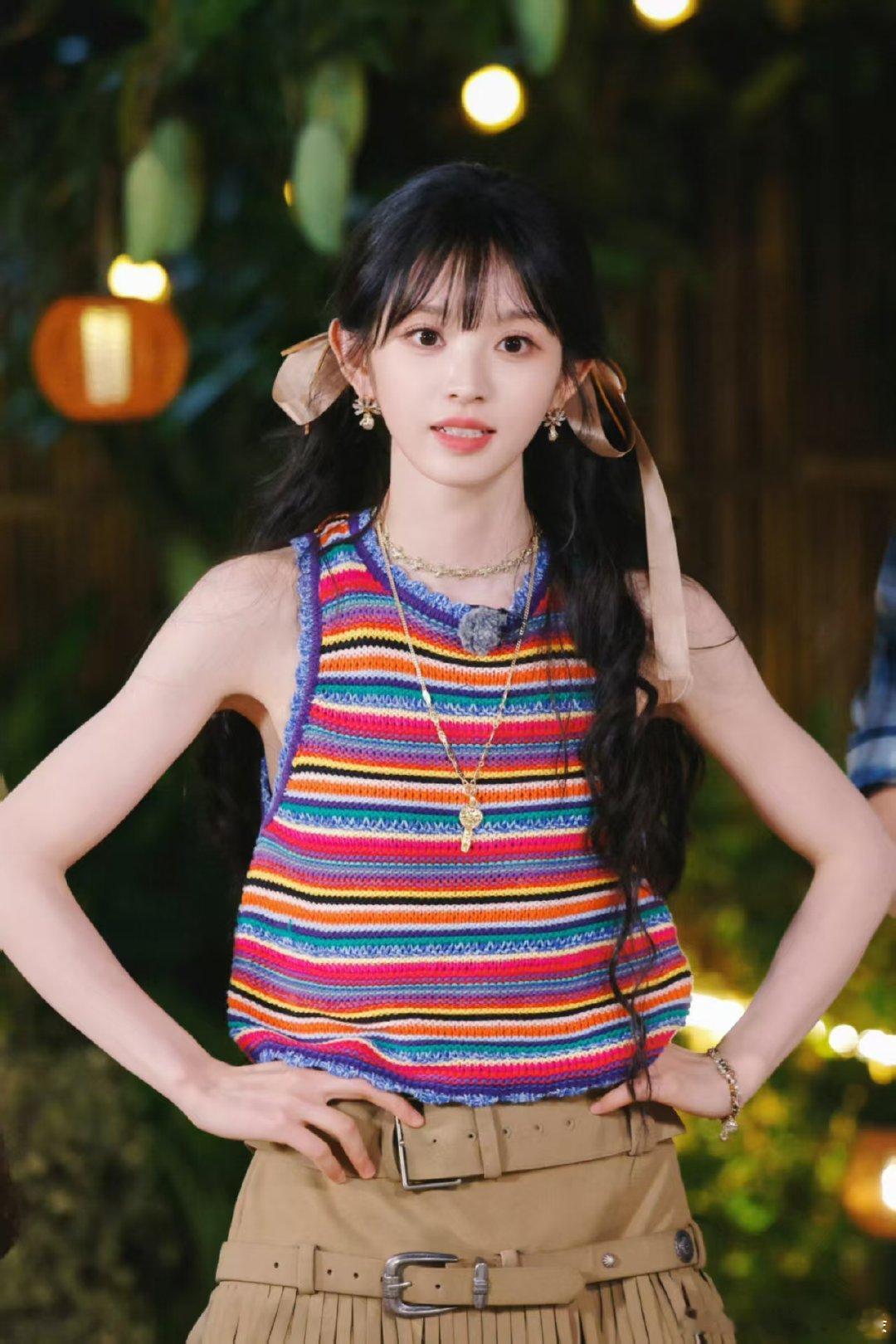 田曦薇走路拽到黄子弘凡了忙忙碌碌寻宝藏 黄子弘凡观察也太细致了，一眼就说小田走路