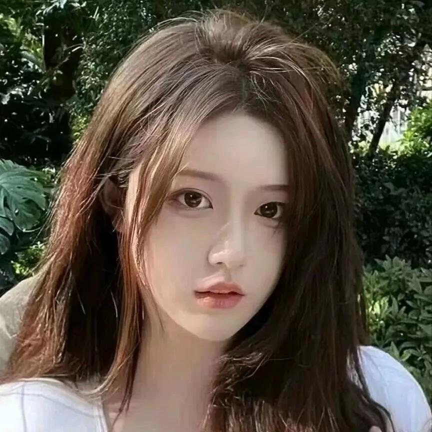 在绿意盎然的户外，捕捉自然与美丽的瞬间🌿✨自然漫步时光 户外随拍打卡 自然游玩