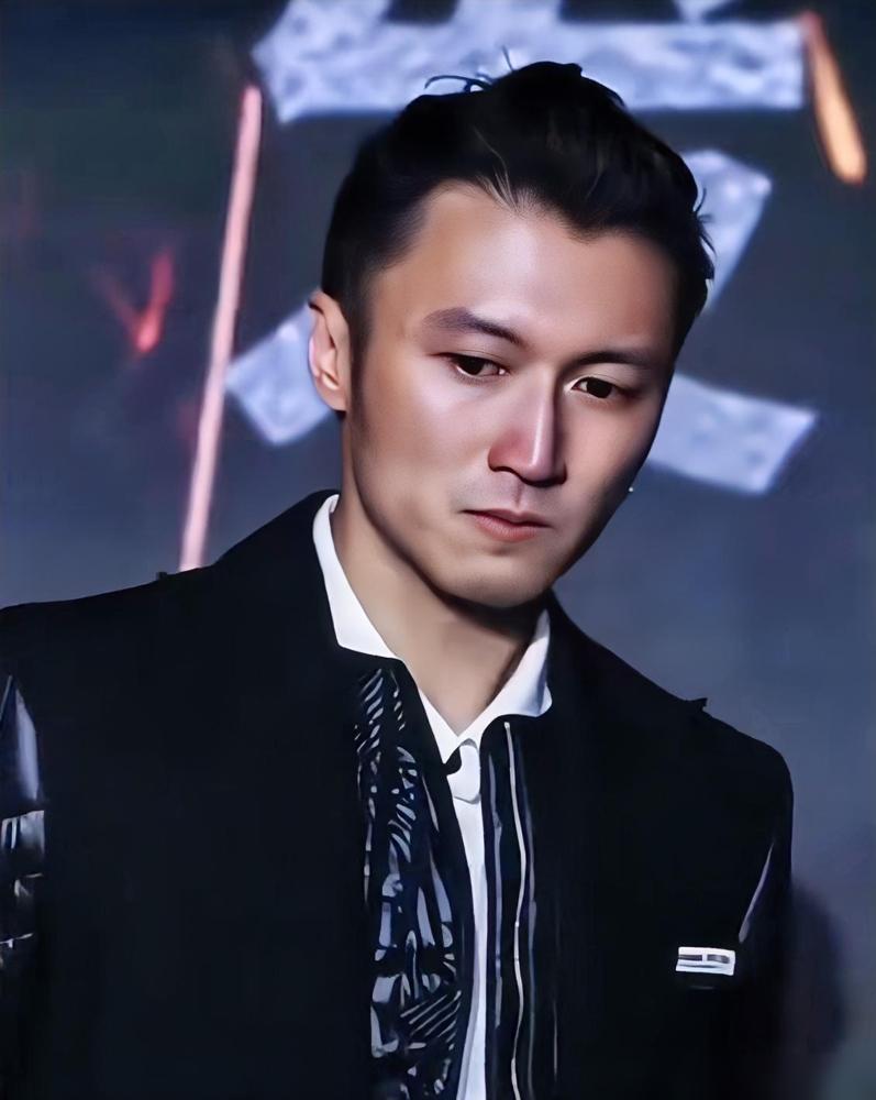 炸锅了！谢霆锋香港演唱会还没开唱，粉丝千万应援竟陷抄袭风波！4月24日启德体育馆