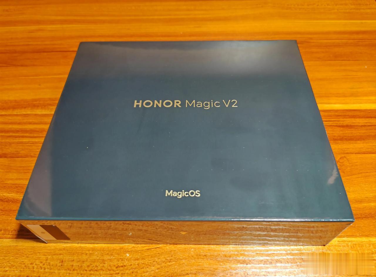 magic v2今天开售，就收到货了，还以为真的要等到9月份，还挺快的，听说首销