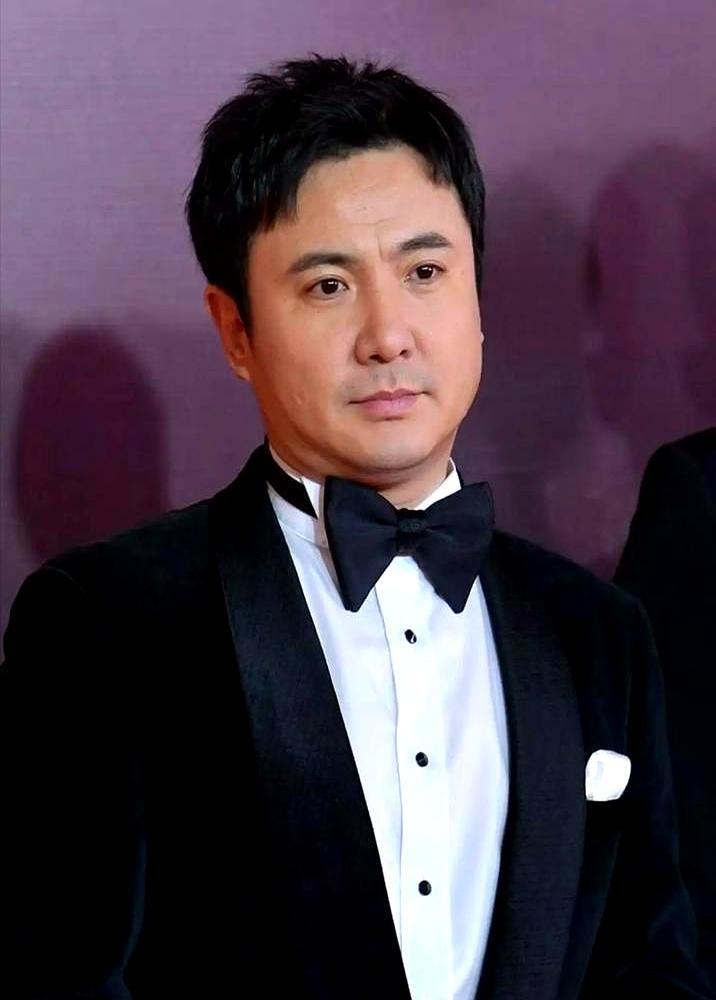 沈腾把400亿票房砸在桌上！吴京离他还差整整45亿！
 
这次全靠《飞驰人生3》