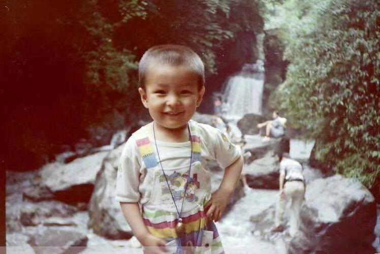 成为厉害的大人也要祝我们可爱的小雨儿童节快乐~ 