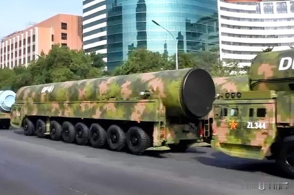 九三盛大阅兵DF61导弹亮相阅兵场！宋清辉军事经济学