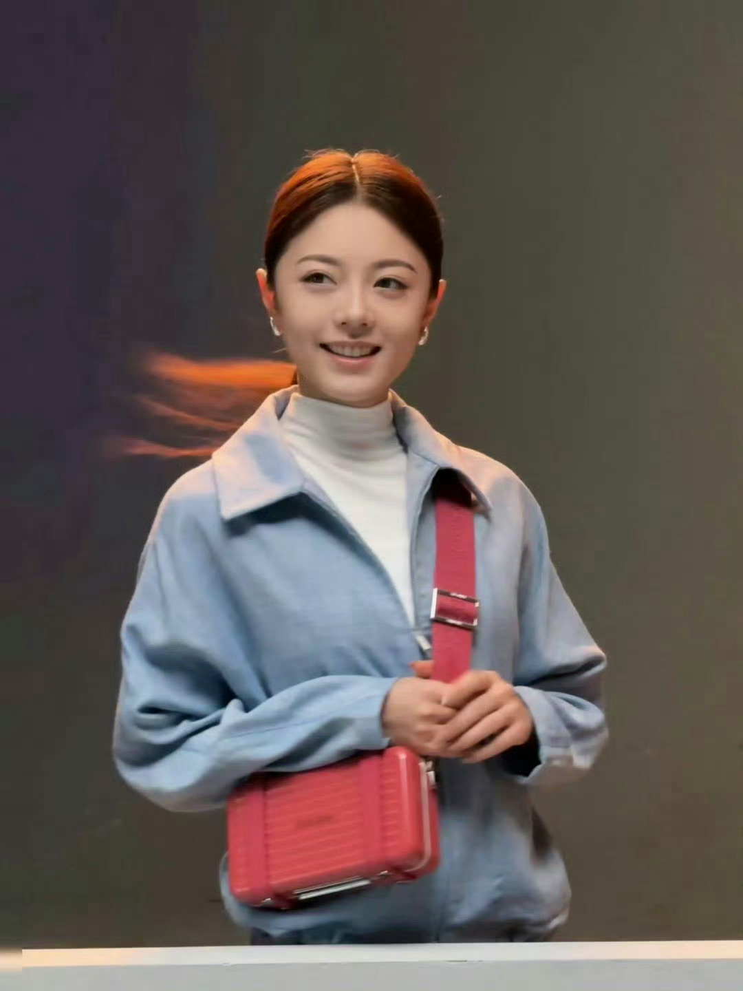 头大肩小的明星建议不要闯时尚圈了 ​赵今麦毫无时尚感可言 ​​​