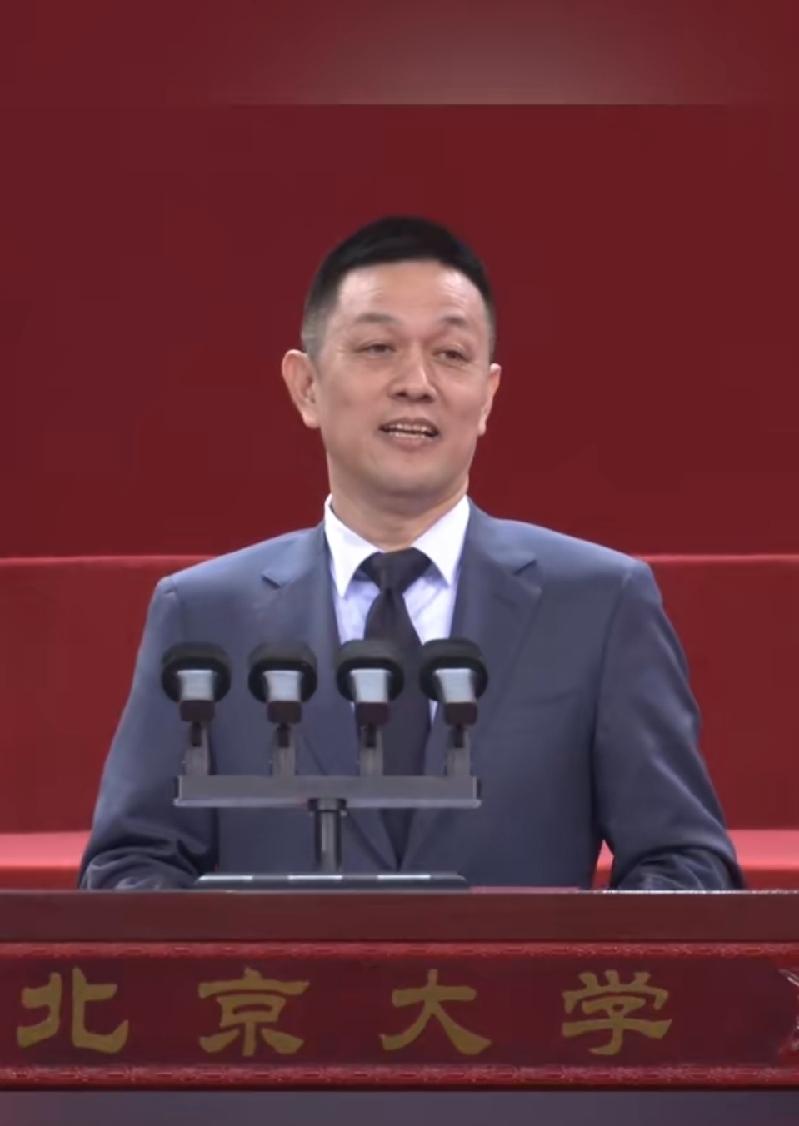 创业不谈成功！李斌北大演讲谈3次低估：
1、南极科技创业低谷。1996 年在校和