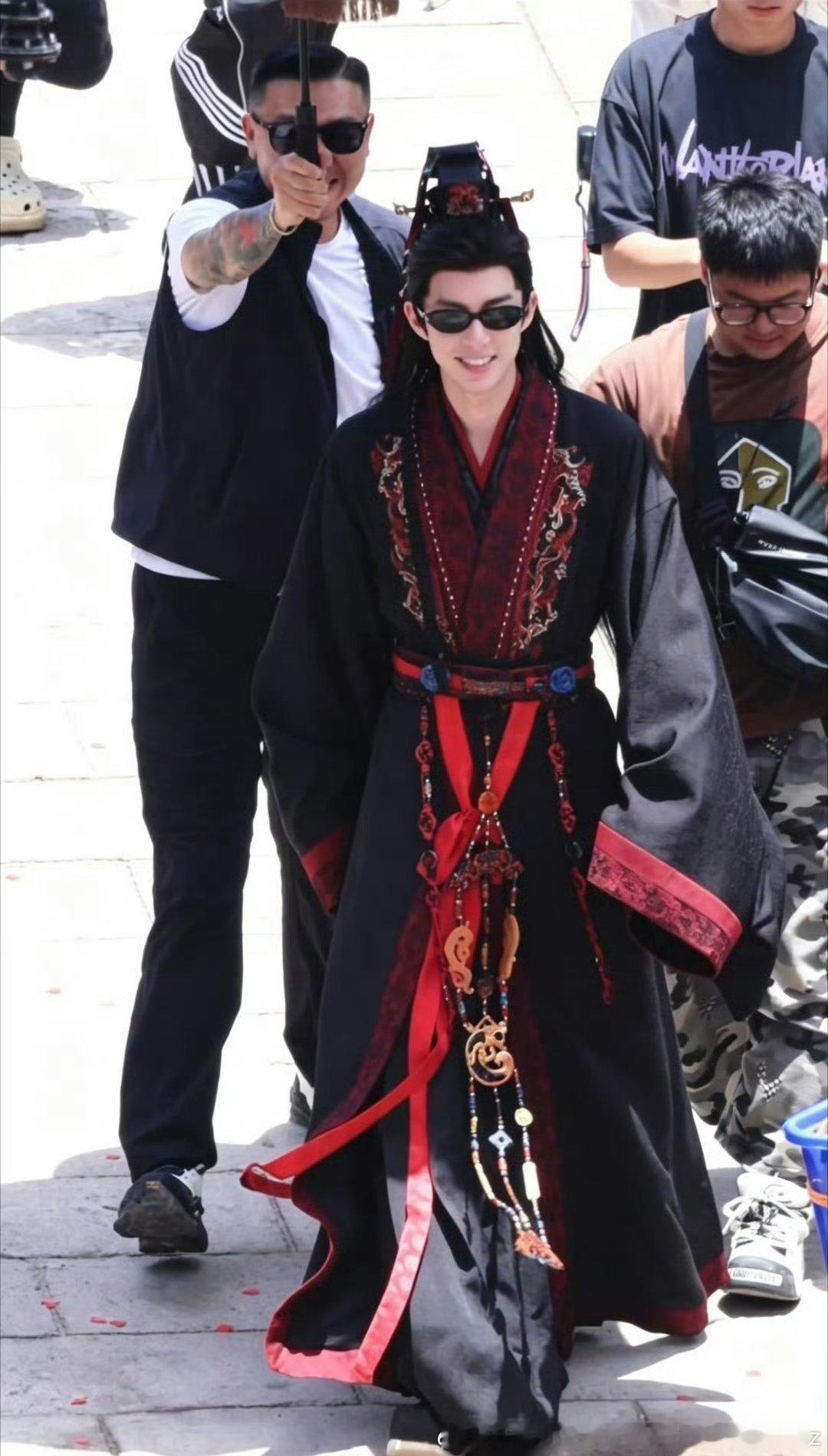 每天都在不同程度大P的歪嘴歪鼻女主气质完全不落地掌权者的男主感觉上限骄阳左右 
