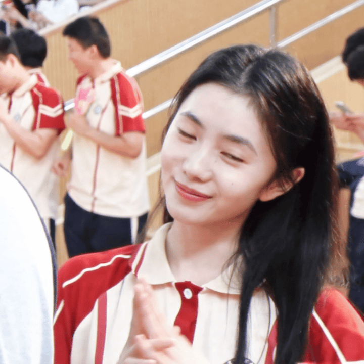 刘浩存学院风穿搭，最美中学生实锤了‼️#刘浩存学院风# ​​​