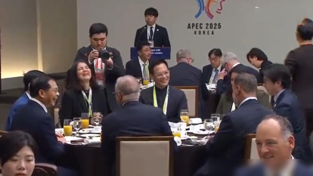 李在明设宴款待参加APEC峰会的贵宾，午餐现场好似婚礼喜宴似的热闹！10月31日