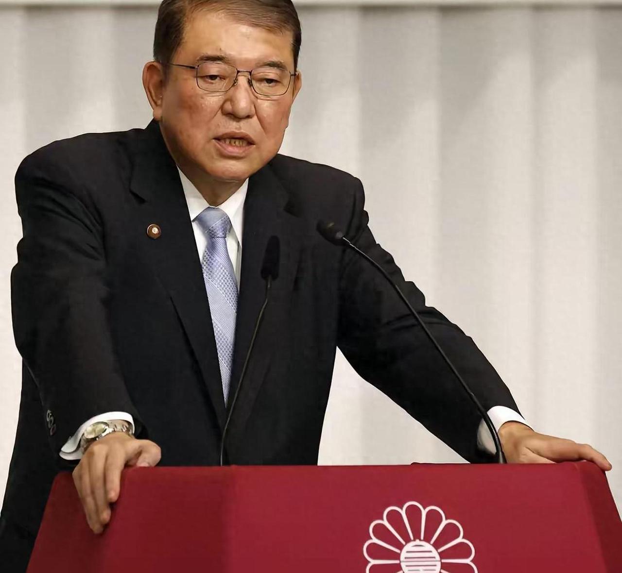 11月27日，第一篇
事实证明，石破茂才是日本最清醒的首相，甚至没有之一！
最近