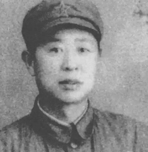 1944年，周迪道被抓。没过多久，他对外说投降。但才几天，他就给上级写了信。信里