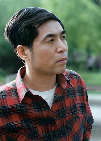 梁晓声说：“父亲先离开，和母亲先离开是不一样的。”

都说父爱如山，母爱如水。可