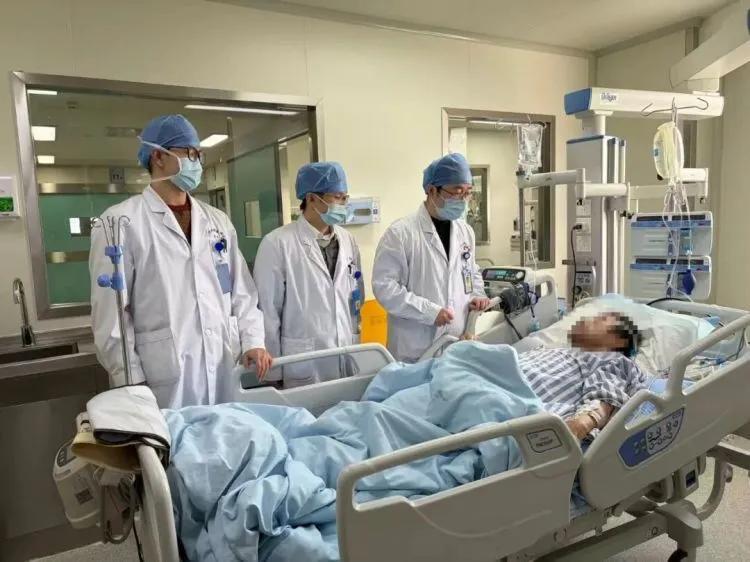 悲剧还是发生了！浙江一60岁男子只是让孙子在他肚子上蹦了几下，竟诱发动脉破裂，腹