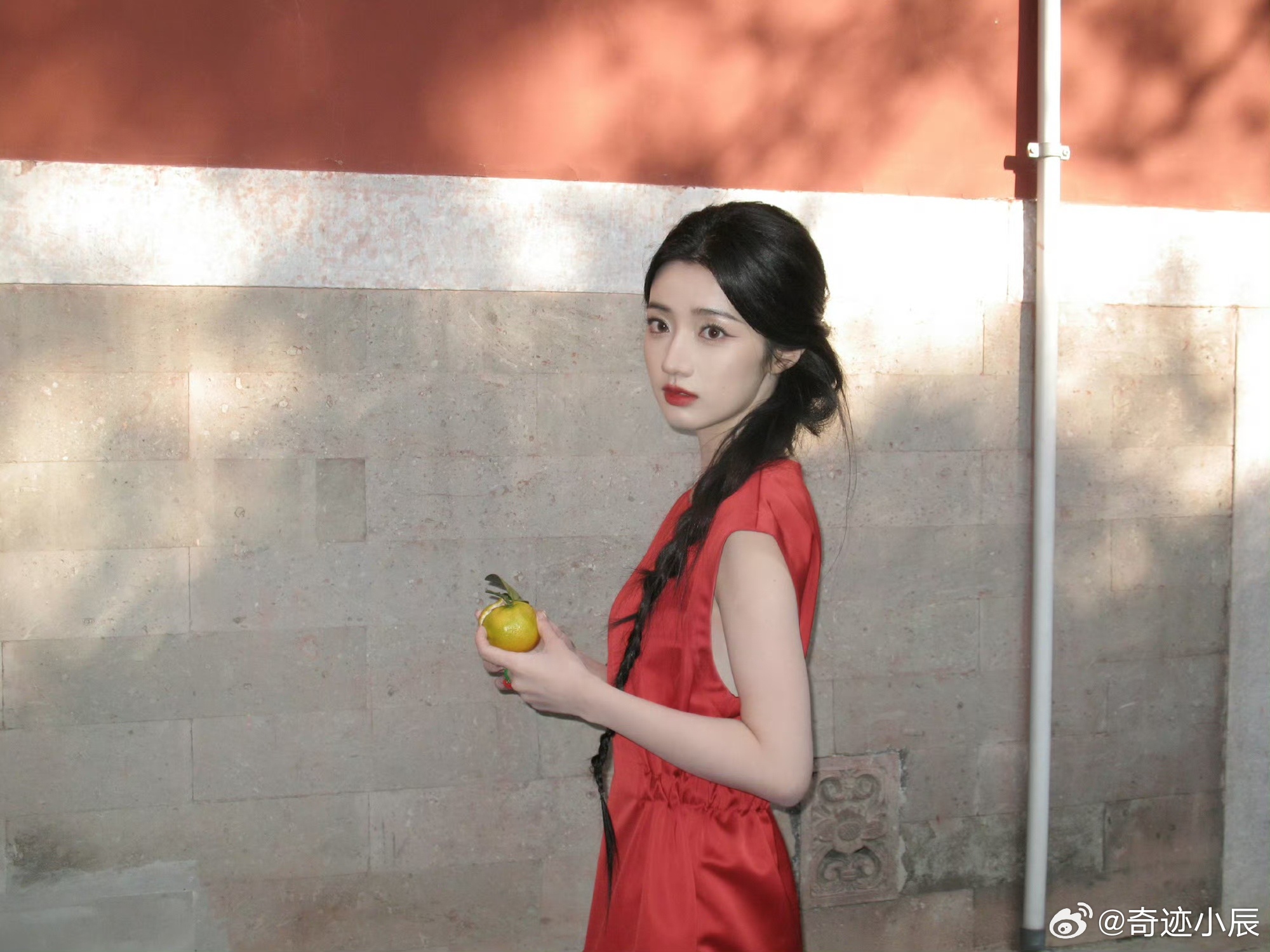 终于等到黄羿上桌了 终于等到黄羿上桌了黄羿在《盛世天下》里的戏份张力拉满，这么多