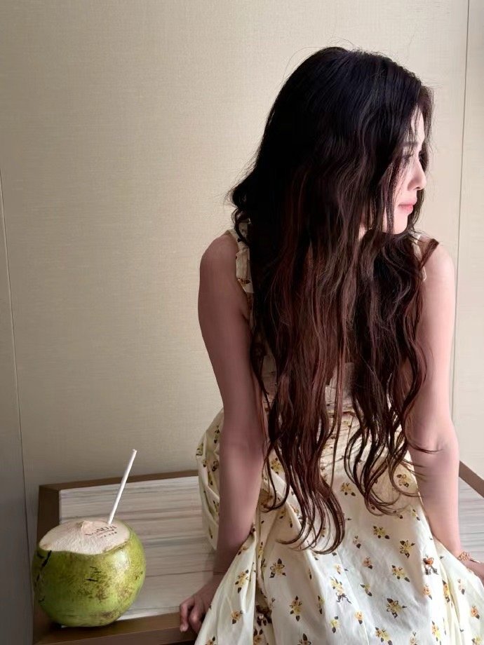 白鹿提前感受了夏天白鹿夏天live 白鹿夏天live，是提前感受了夏天 的白鹿啊