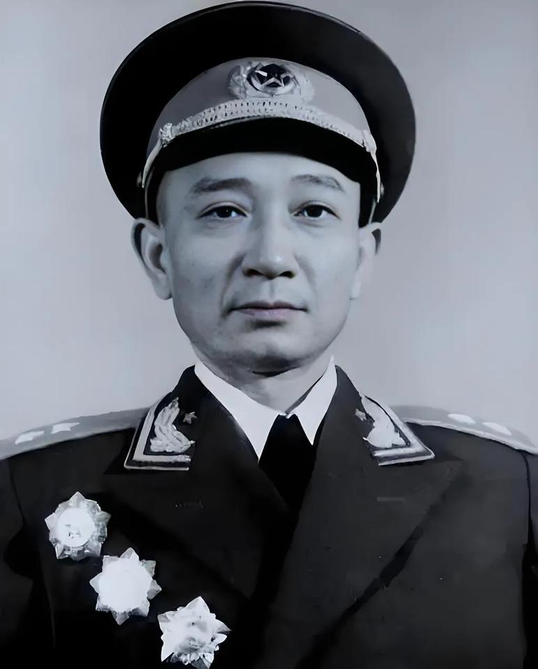 1935年，强渡大渡河的十八勇士，二十年后的1955年解放军首次授衔时，这十八人