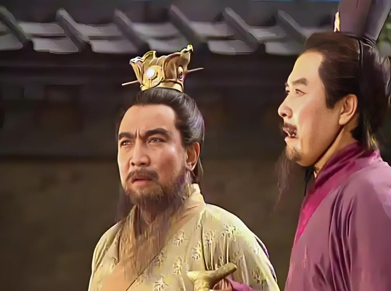 在人生的十字路口，该怎么选？跟哪个老板更有前途？
要想弄明白这些，也许刘琮和刘琦