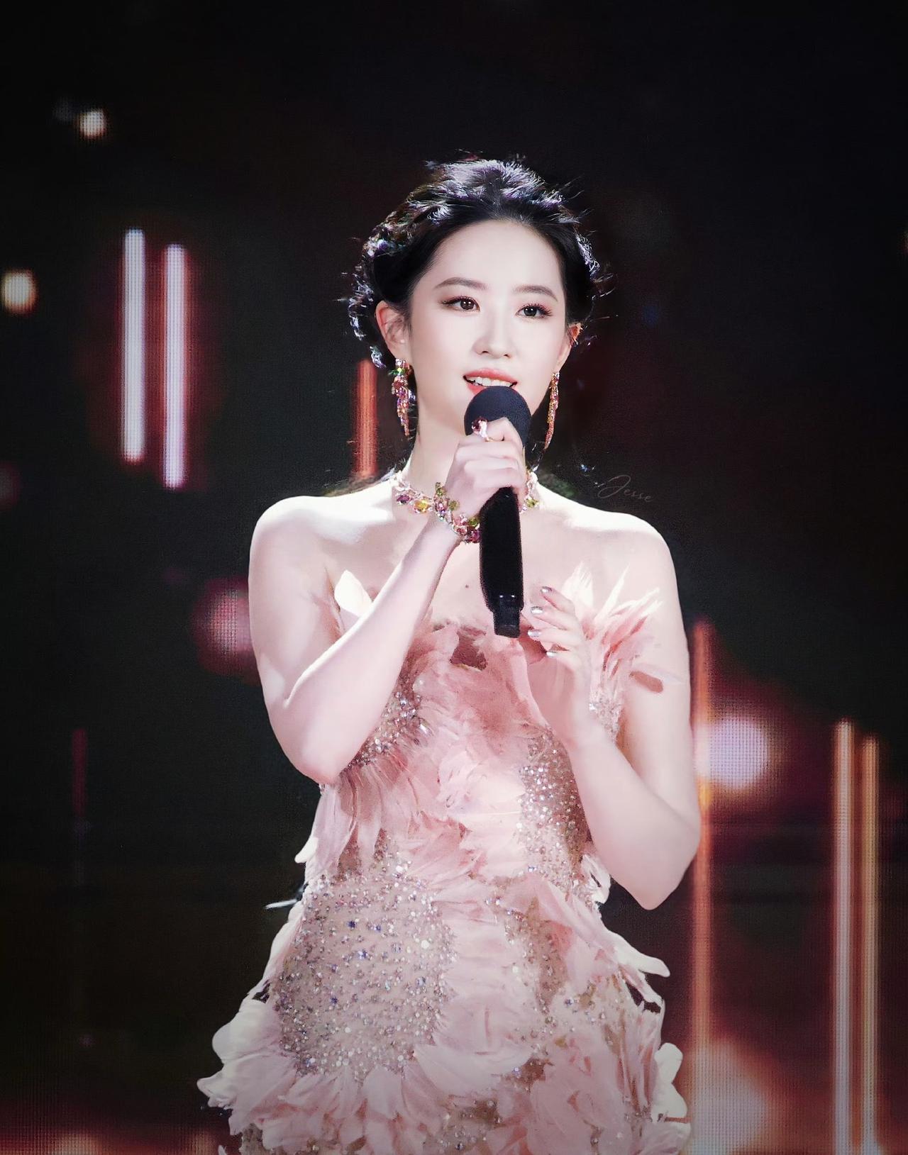 神颜永驻刘亦菲