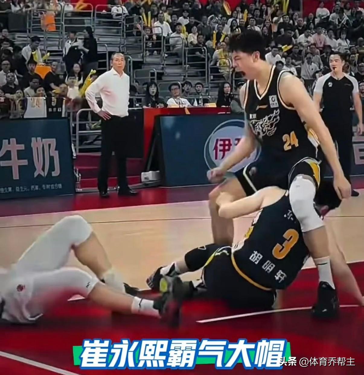 胡明轩：你盖帽就盖帽，这样礼貌吗