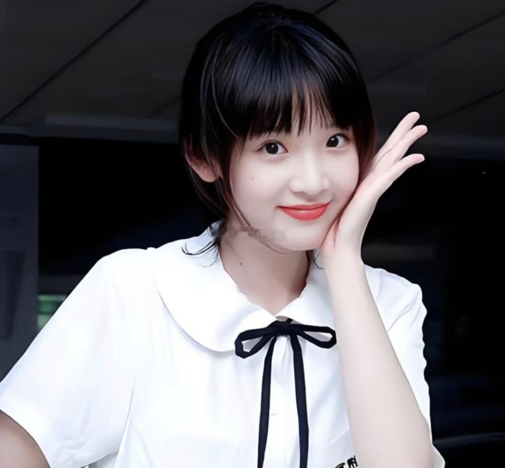 小飞奔女主好看是好看了，差点没认出来