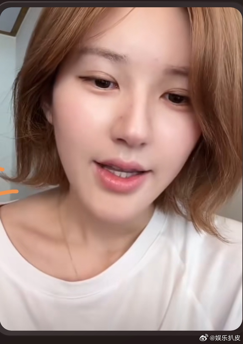 赵露思直播扒皮很久没有找出来说话了，这几天看了关于赵露思和银河酷娱的新闻，今晚又