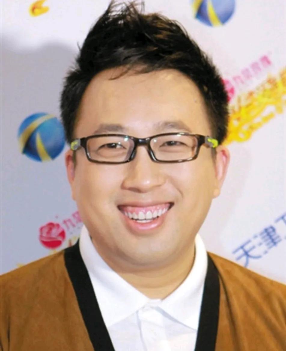 于正的嘴，说啥你能信？
之前一直三番五次在否认吴谨言和洪尧的恋情。现在又说他见证