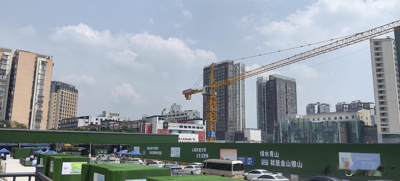 绵阳站改造的最新进展来了，尽显大气，不过，如果不把北边打通，到头来还是会拥堵不堪