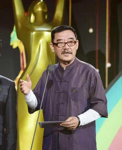 三封信封牵出两岸骨肉情 李立群的选择戳中无数人泪点
 
1990年河南深冬的一场