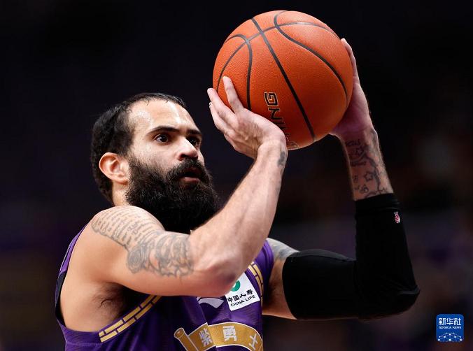 北控男篮常规赛最后两战至少还需一胜，四川男篮40连败
 
4月17日晚，北控男篮