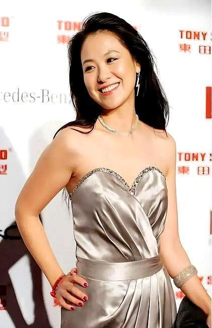 当年把赛西施演活的沈傲君 红到巅峰突然从娱乐圈消失十年
 
当初演《神医喜来乐》