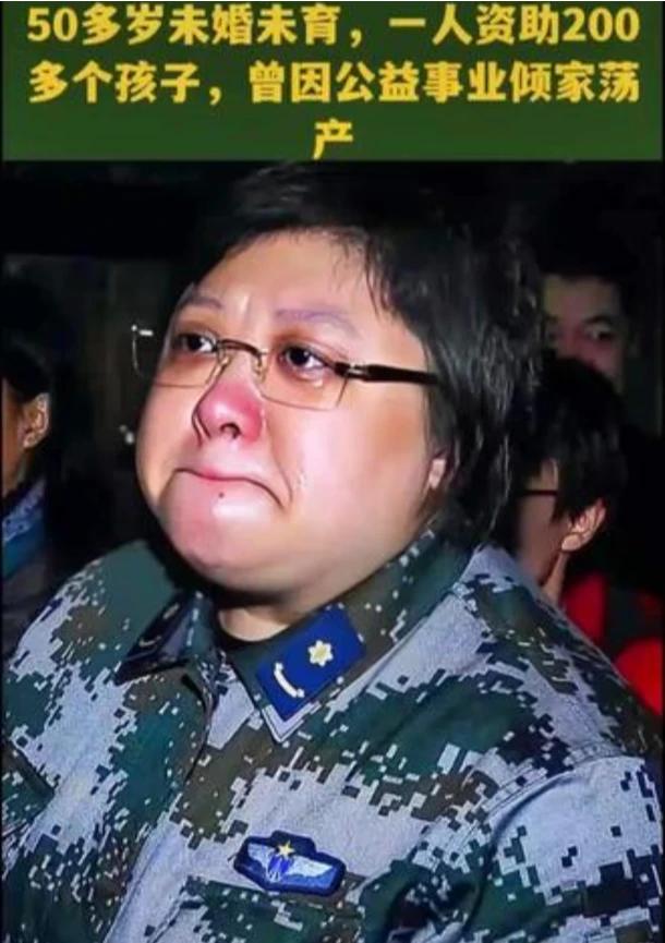 韩红的性格具有山东人的豪爽，安微人的心善，上海人的智慧，东北人的慷慨，江、浙一带
