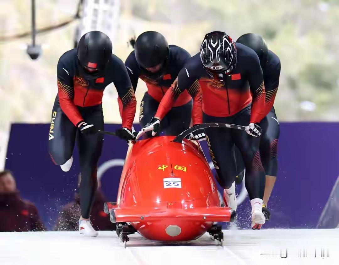 米兰冬奥会男子四人雪车比赛结束，实力强大的德国队包揽冠亚军，两对出战的中国组合孙