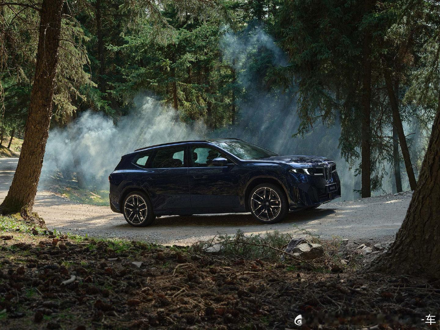 新世代BMW iX3即日起开启预订，采用全国统一价模式，30L/40L xDri