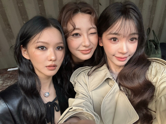 周子玄易梦玲秀场热聊内娱少有的马吉拉系长相 周子玄易梦玲马吉拉大秀秀场热聊，两位