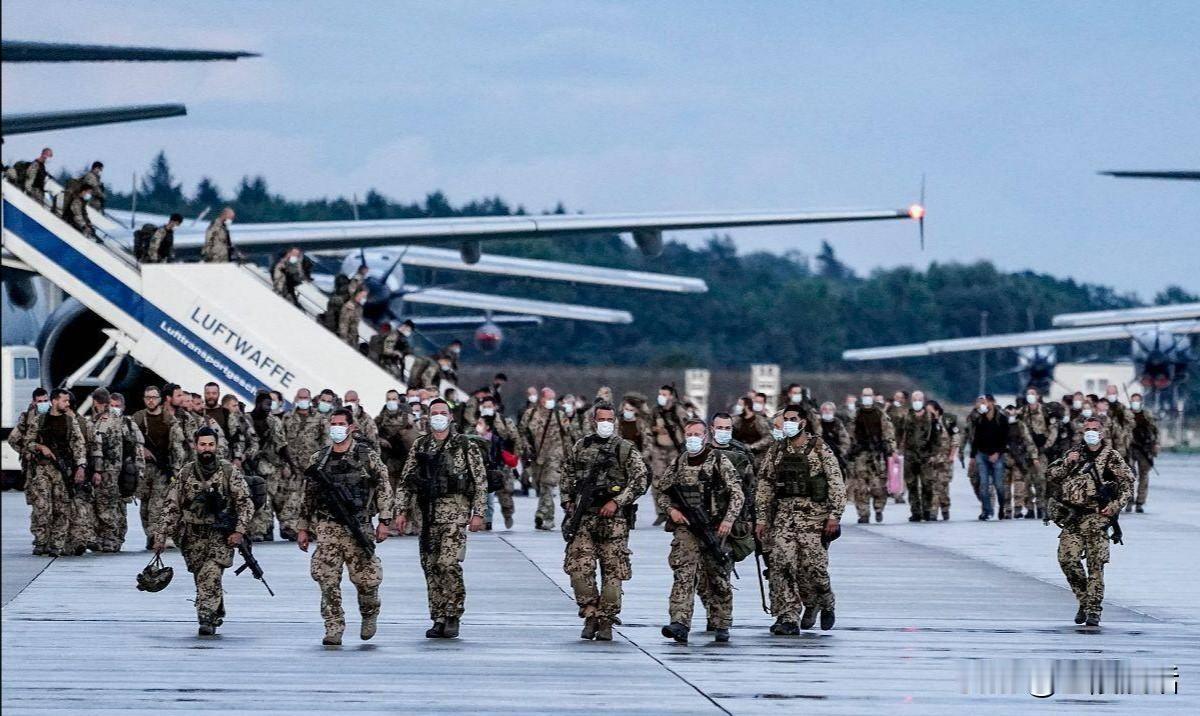 近日，有这样一条消息刷屏了整个网络，因为它释放了不寻常的信号：

美日将于202