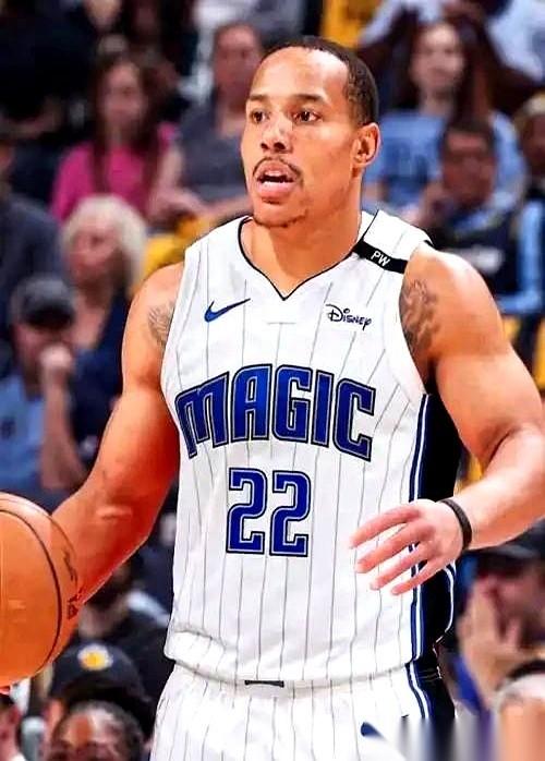 一场讨论炸了锅：魔术队到底谁是二当家？贝恩？还是小瓦格纳？
数据一拉出来，球迷们