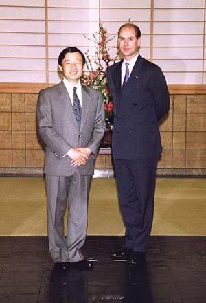 英国王室[超话]  2004年3月24日，宫内厅发布照片分享威塞克斯伯爵爱德华王