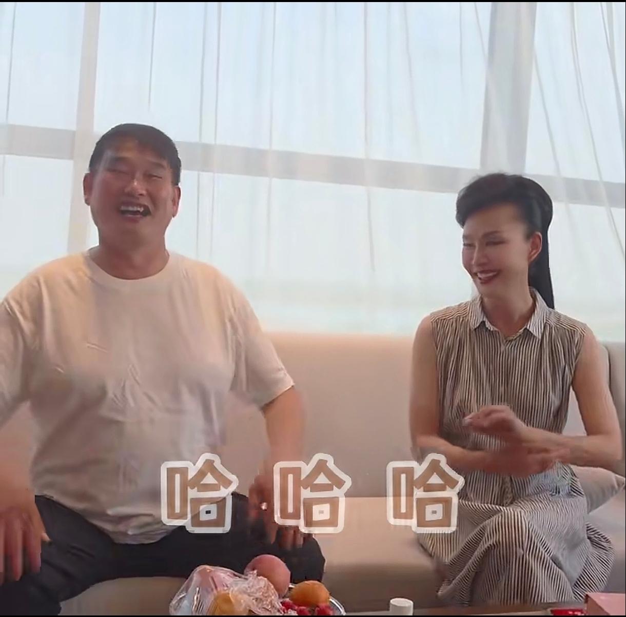 现在的朱之文去见自己的恩人歌唱家于文华时表现的情商是真高，朱之文说，都六七年没见