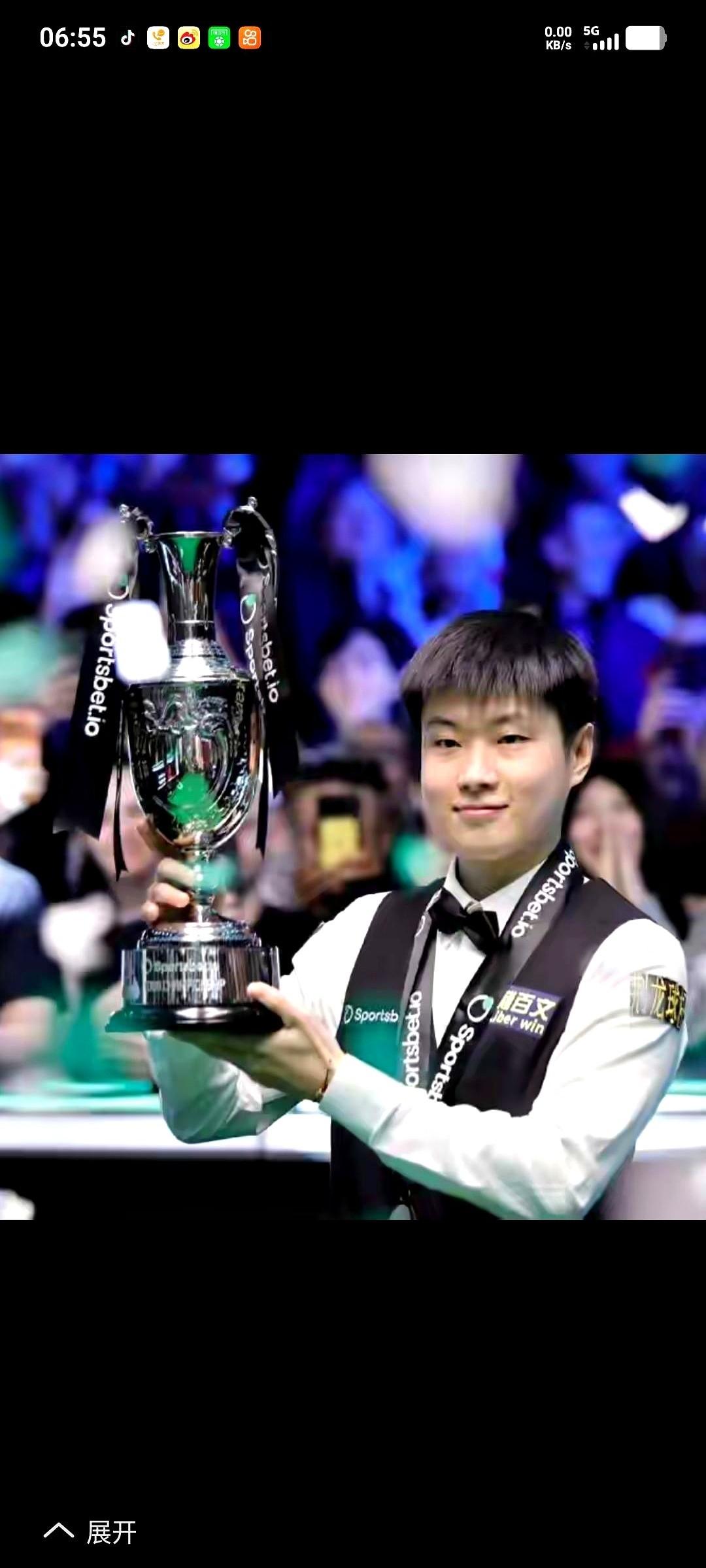 赵心童这杆枪，简直是捅了斯诺克的天。
半决赛，打的是四届世锦赛冠军希金斯。比分牌