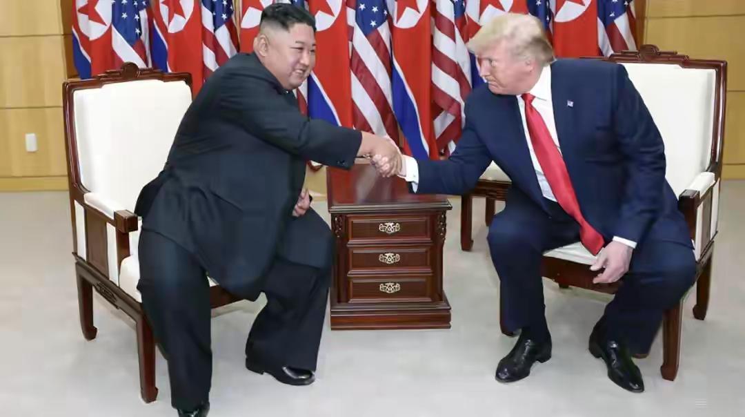 特朗普或与金正恩会晤！
特朗普目前已到达日本，29日再从日本前往韩国访问。此次2