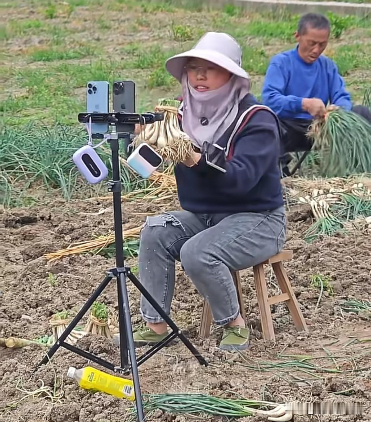 一个人在家做电商，自己没有流量，如何把货卖出去。
这是很多新手，小白最担心的问题