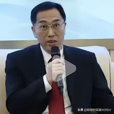 法学界学者陈枫就印度女孩含泪不愿意离开中国，多其家人坚定表达希望定居中国，这事表