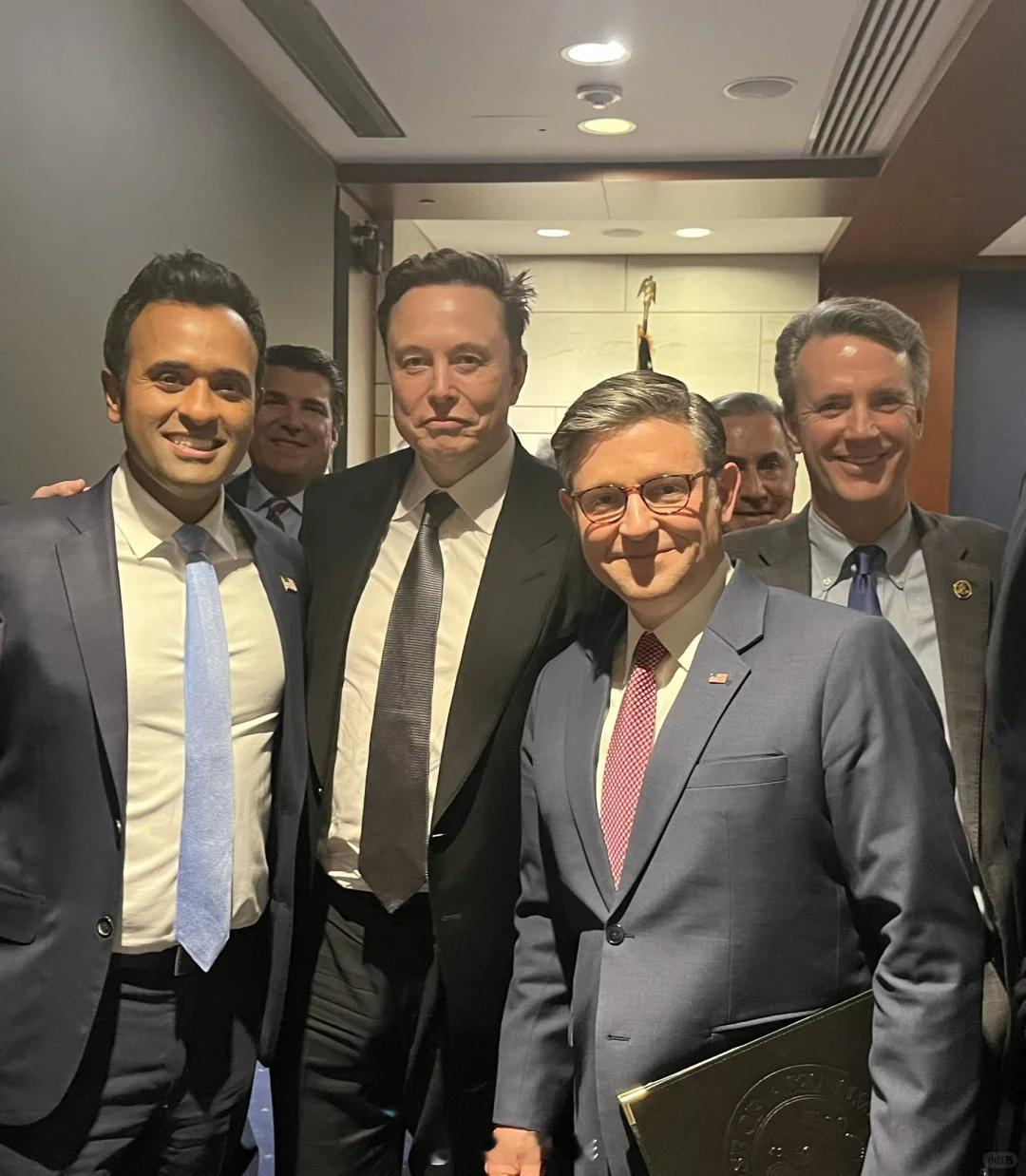 政府效率部两巨头与国会共和党举行会谈政府效率部两巨头马斯克和拉马斯瓦米访问国会，