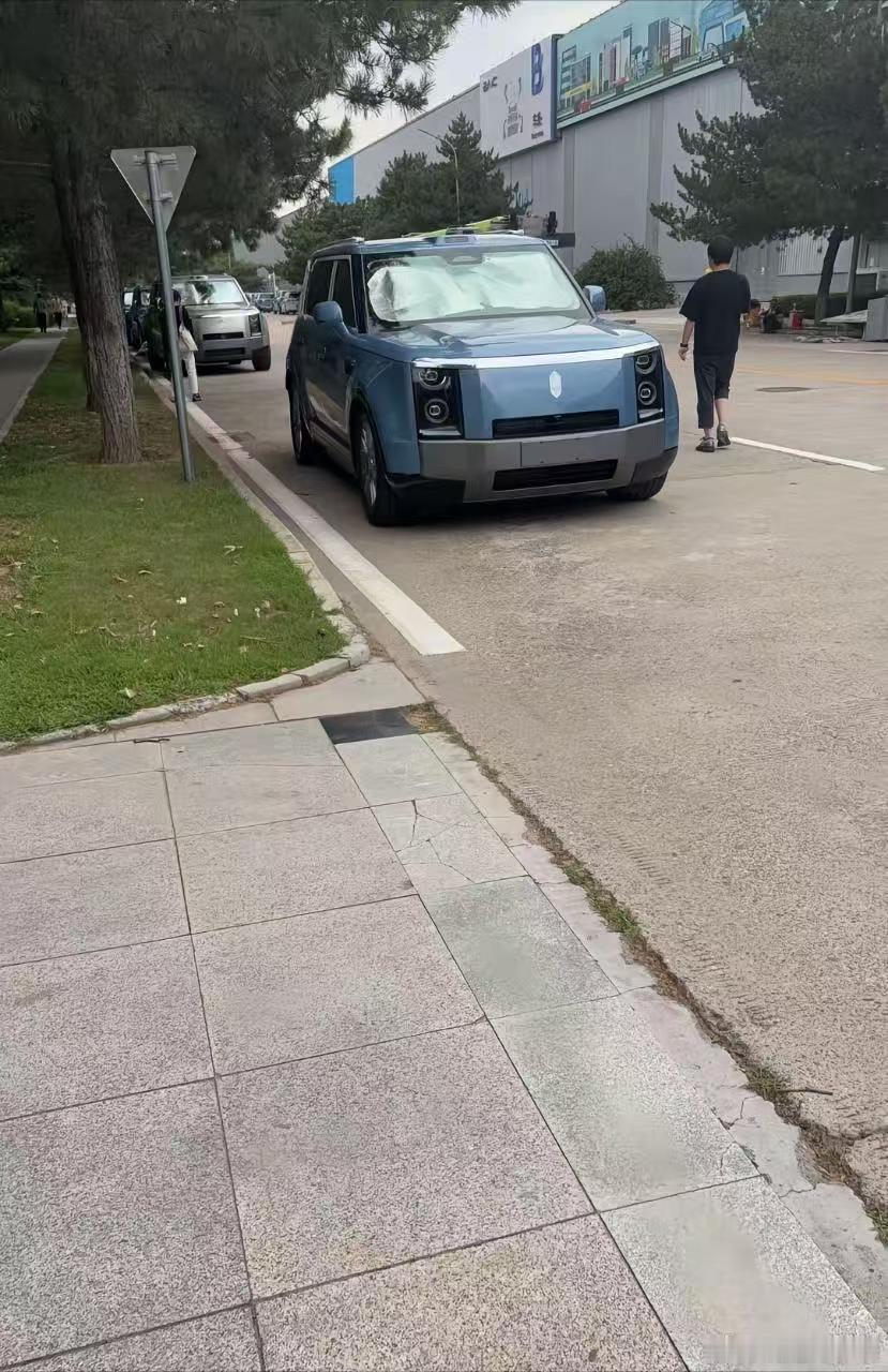 路边社，享界 G9 真车曝光 