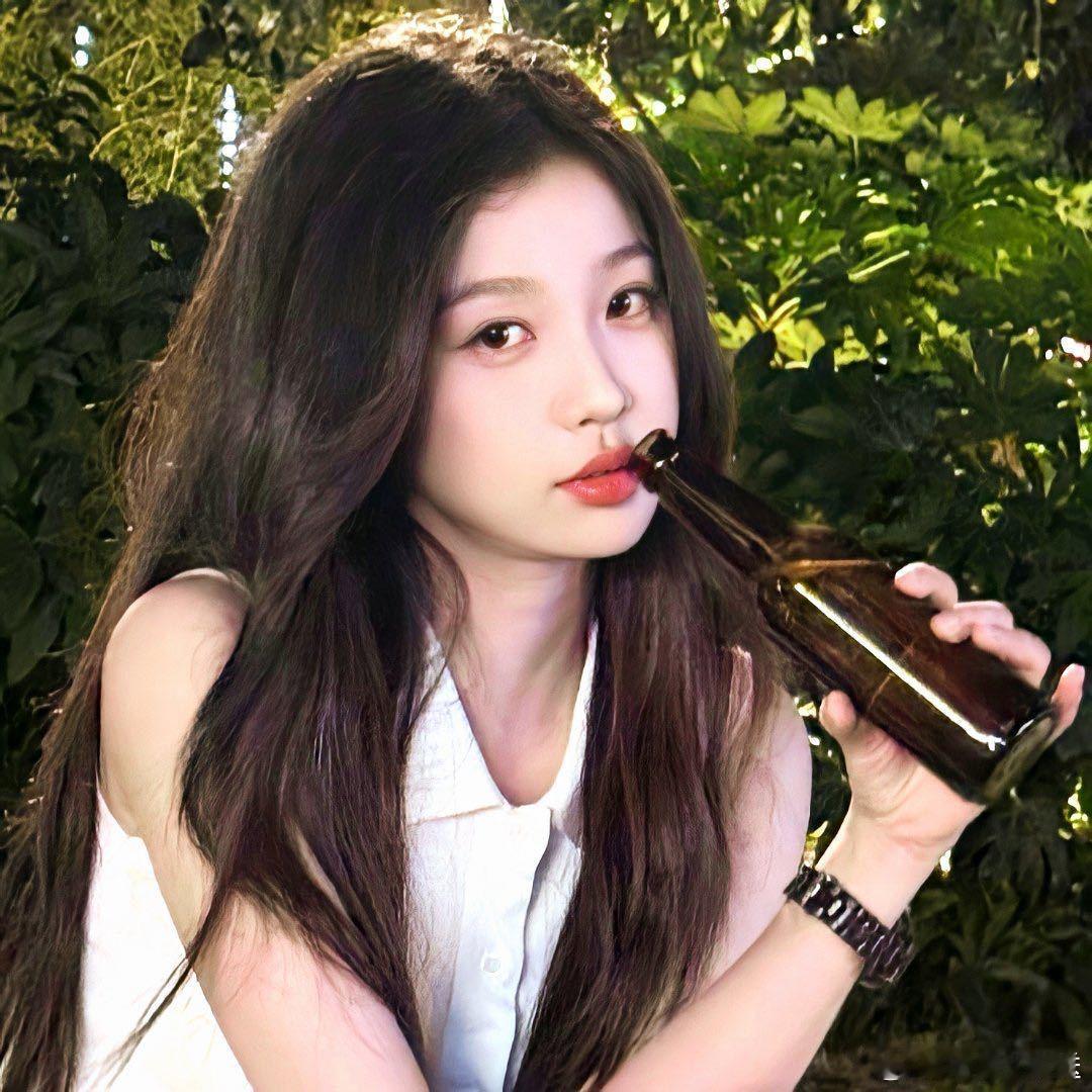 虞书欣林晚星氛围感头像  随手一拍就是头像哇，出片率好高！美丽氛围感头像莫多莫多