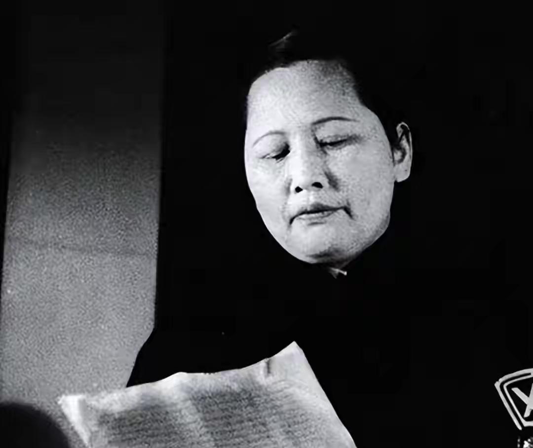 34年后宋庆龄才敢说：红军快饿死那会，我拿孙中山家底偷偷救的命

这话说出来的时