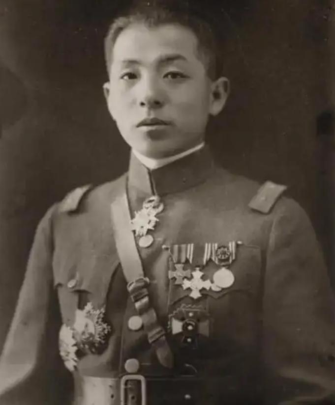 张学良被软禁期间为什么不跑？世人都以为张学良被软禁54年受尽磨难，殊不知少帅的真