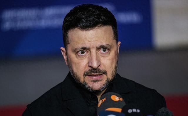 欧盟“咬碎了牙”！千辛万苦才挤出来的900亿欧元天价贷款，乌克兰转身就做了一个惊