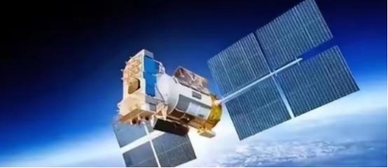 中国搞北斗系统时，美国曾扬言必要时可击毁北斗卫星。可当中国用导弹清理了自己废弃的