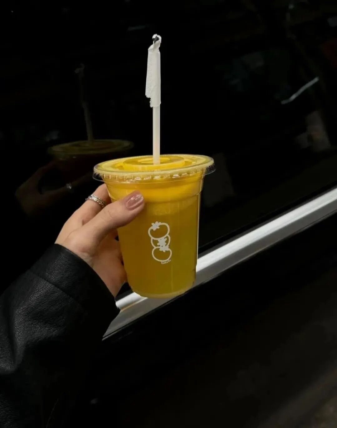 现在状态：周围全是路，可我陷在原地，不知往哪走。 ​​​