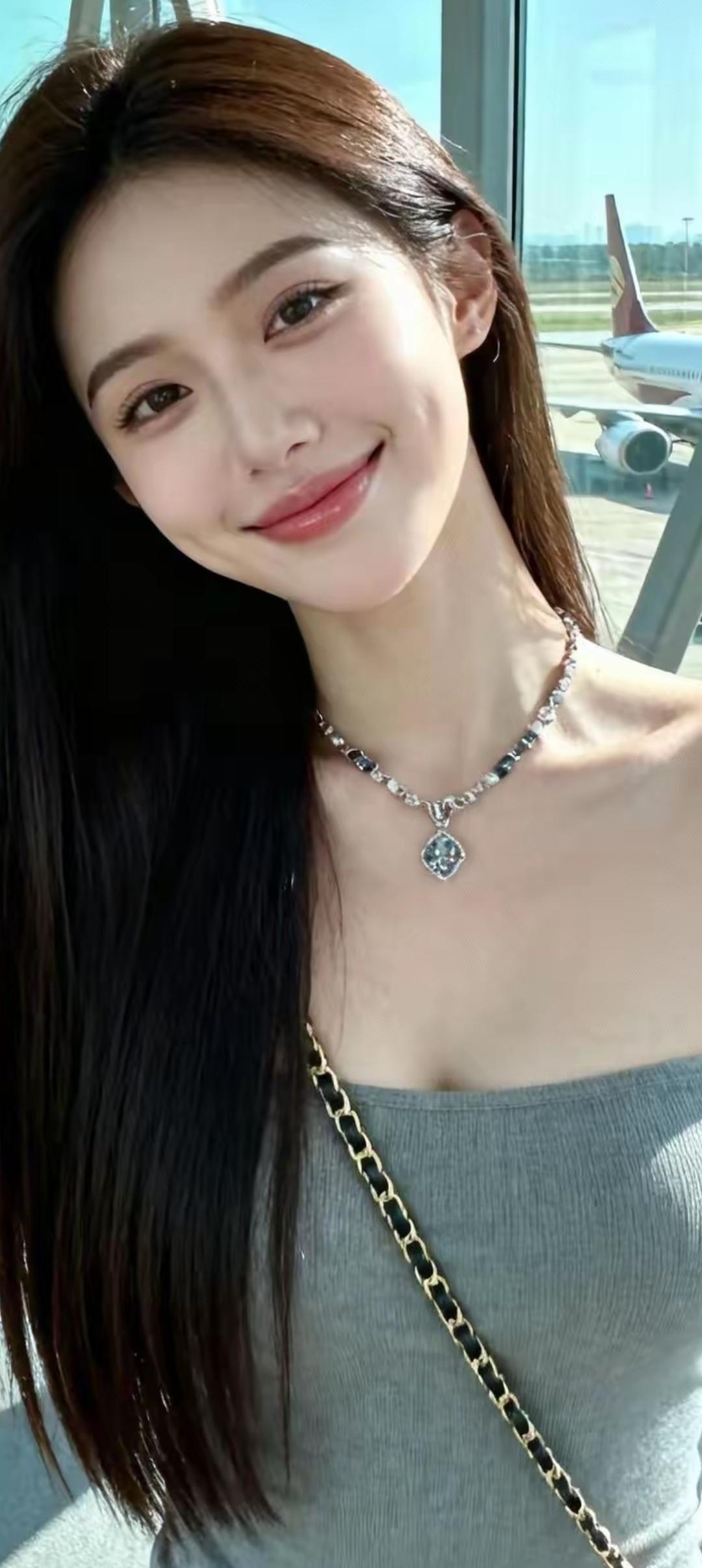 机场的美丽瞬间，微笑面对未来